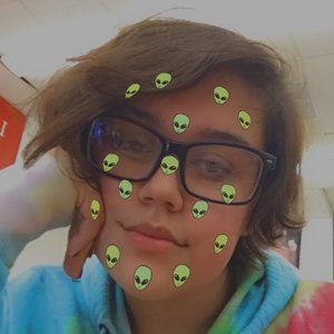 Meet your Posher, Selena